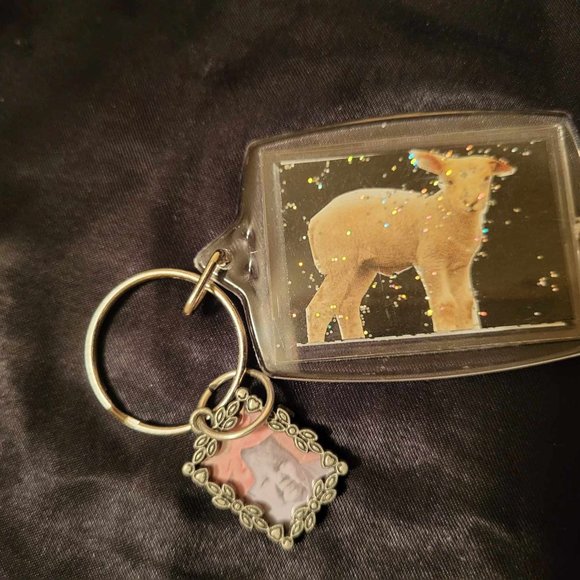 Bible Scripture Keychain with Lamb and Miniature Frame Pendant with Pocket Bible - Picture 4 of 4